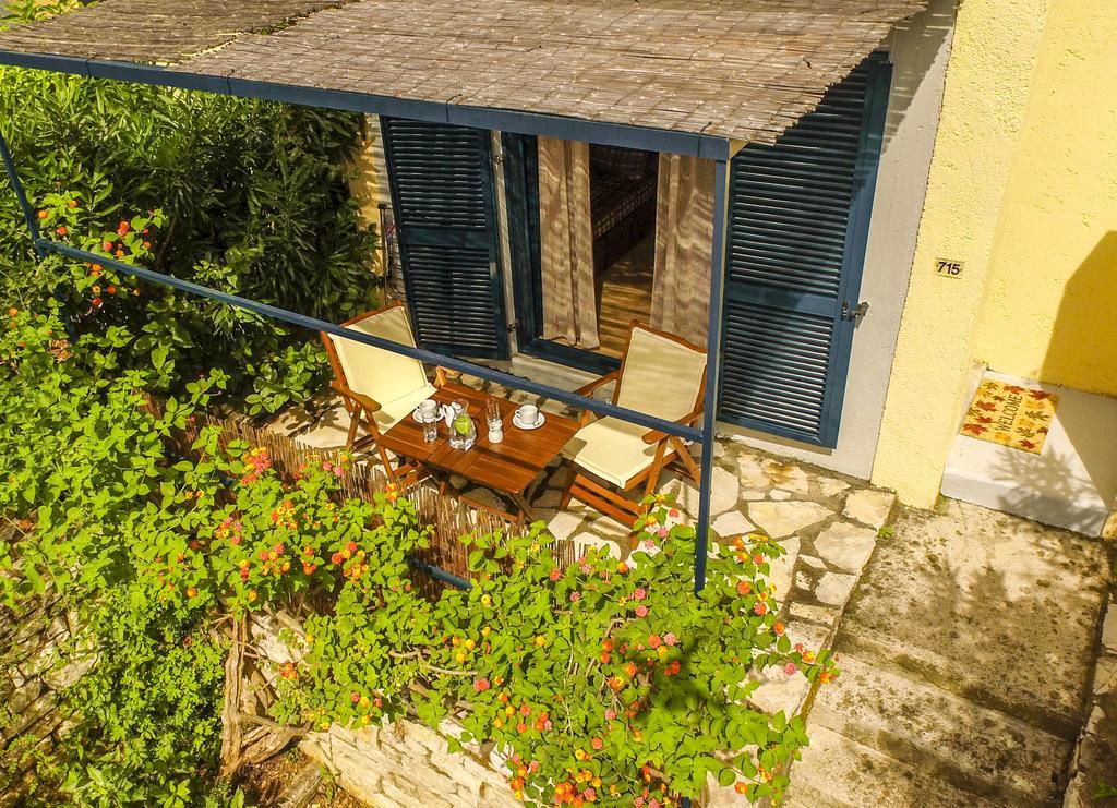 Manto On The Beach Apartments Barbati Zewnętrze zdjęcie